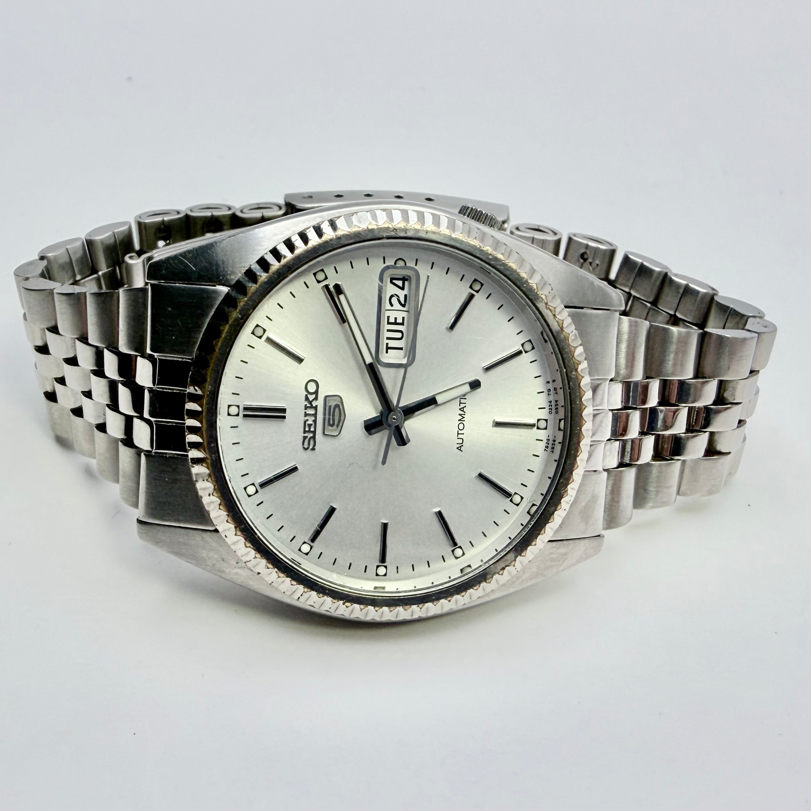 Seiko 5 Automatic Day/Date - Silver Dial - Full Set