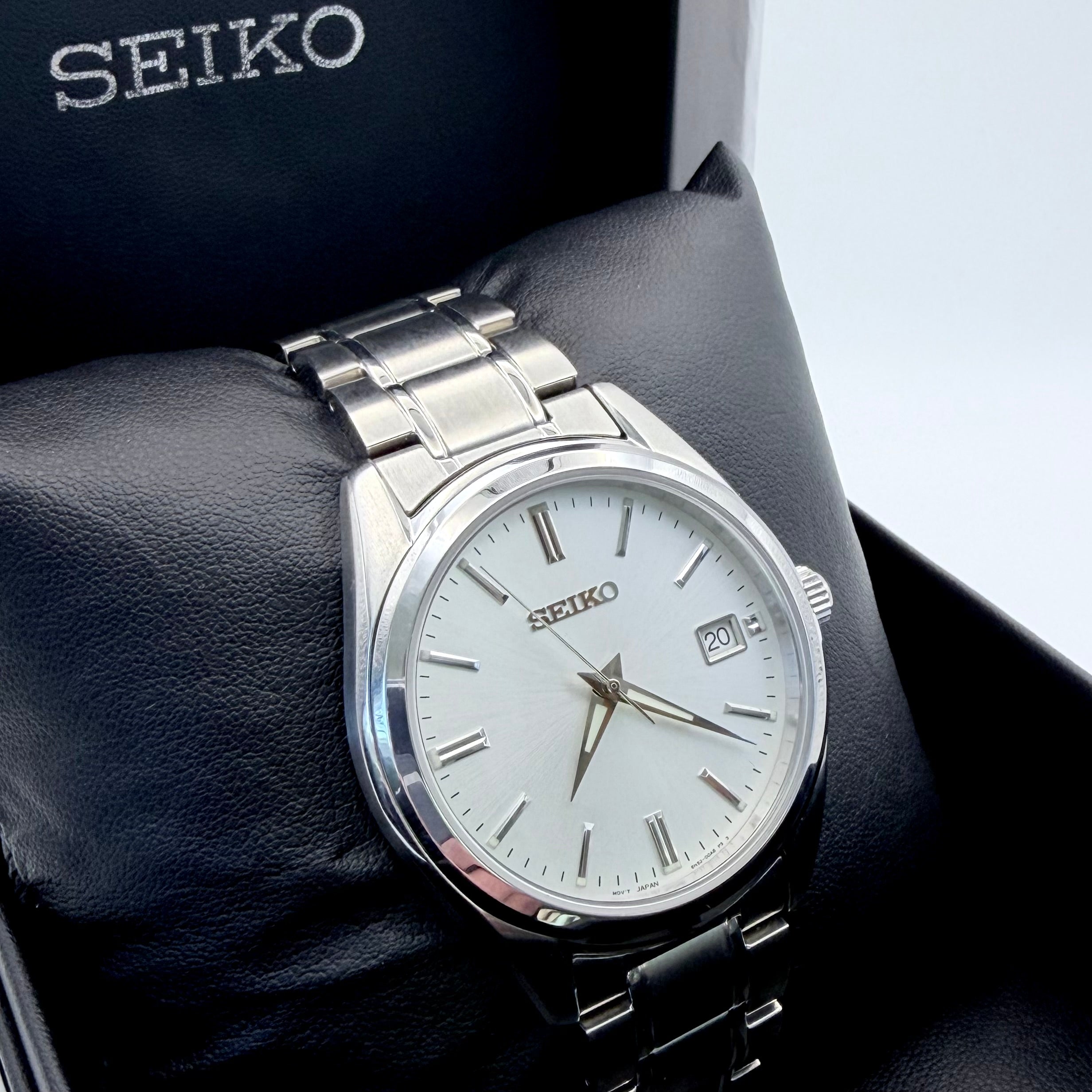 Seiko 6N52-00A0 Silver Dial Watch - Unworn