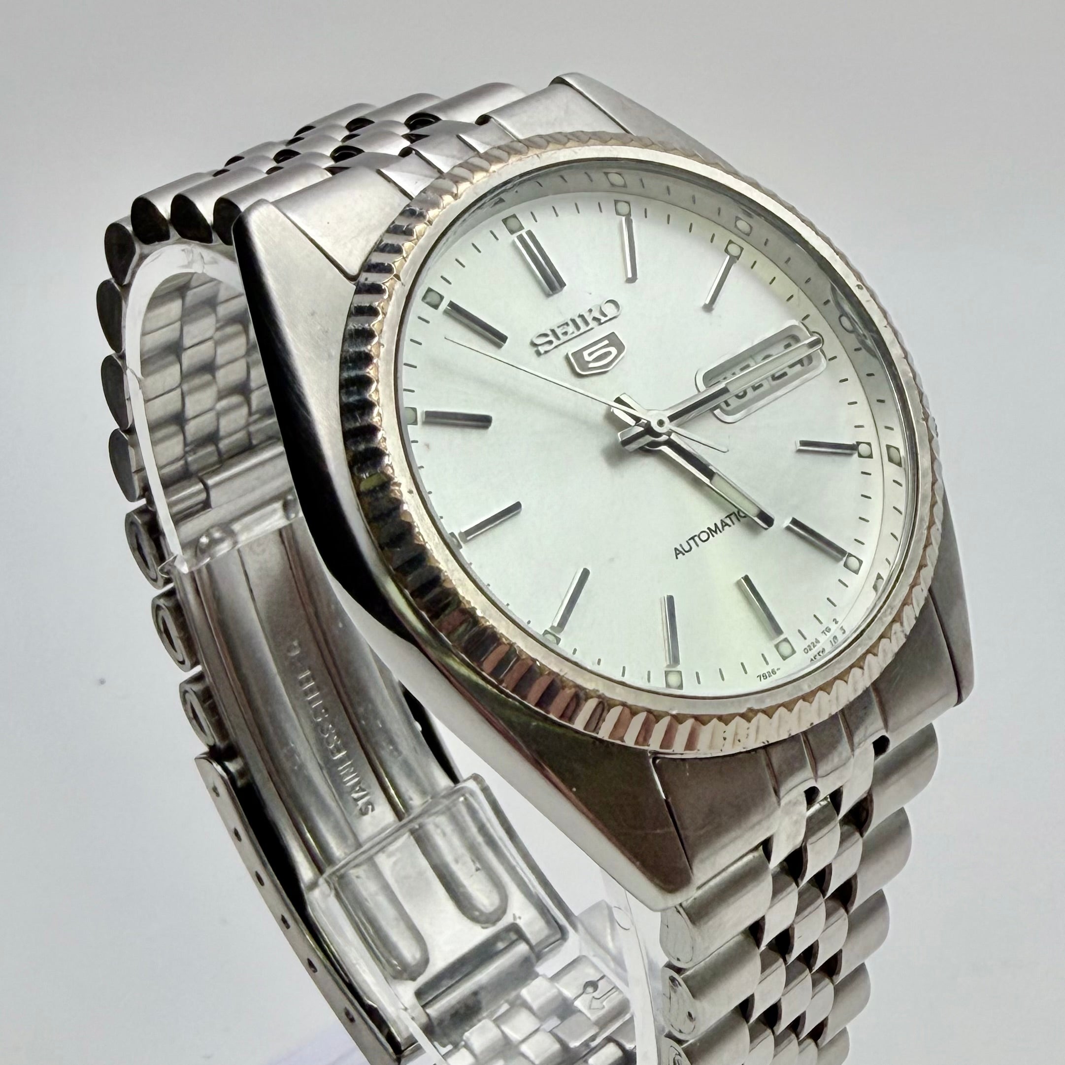 Seiko 5 Automatic Day/Date - Silver Dial - Full Set