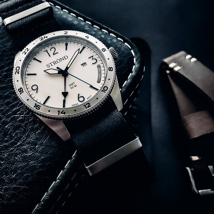 STROND SSC-101 GMT – Stainless Steel & White Dial Concorde Edition